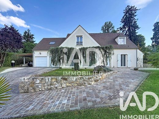 Villa in Chessy, Seine-et-Marne