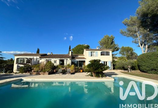 Villa a Roquebrune-sur-Argens, Var