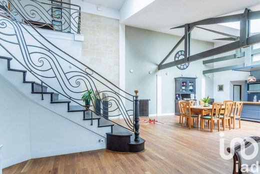 Villa in Mérignac, Gironde