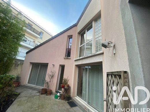 Villa in Vanves, Hauts-de-Seine