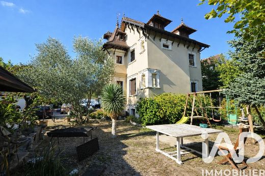 Вилла, Houilles, Yvelines