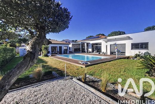 Villa in la Roca d'Albera, Pyrénées-Orientales