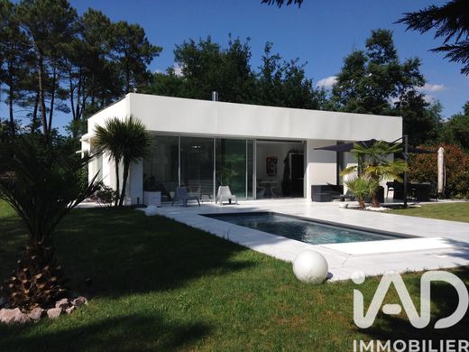 Villa in Pessac, Gironde