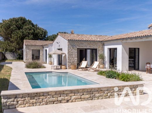 Villa in Le Bois-Plage-en-Ré, Charente-Maritime