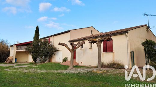 Villa in Saint-Laurent-d'Aigouze, Gard