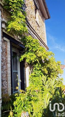 Villa a Bourg-la-Reine, Hauts-de-Seine