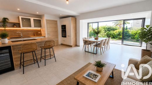 Apartment / Etagenwohnung in Les Issambres, Var