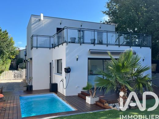 Villa a Marsiglia, Bocche del Rodano