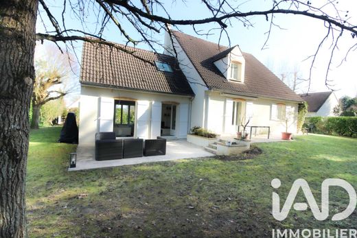 Villa in Villennes-sur-Seine, Yvelines