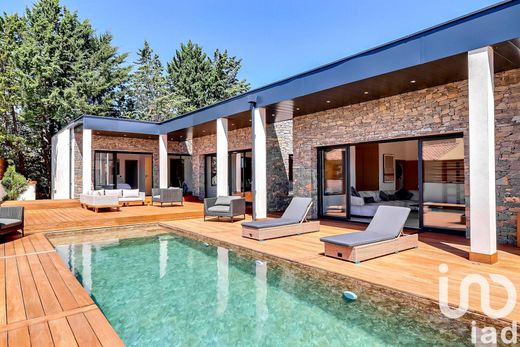 Villa in Garrigues-Sainte-Eulalie, Gard