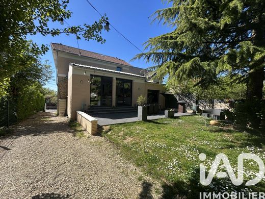 Villa in Sucy-en-Brie, Val-de-Marne