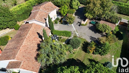 Villa in Saint-Genis-Laval, Rhône