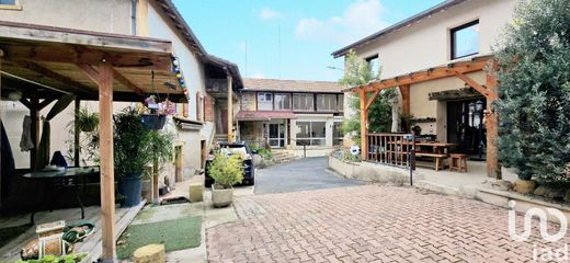 Villa in Éveux, Rhône