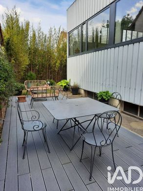 Apartment in Carrières-sur-Seine, Yvelines