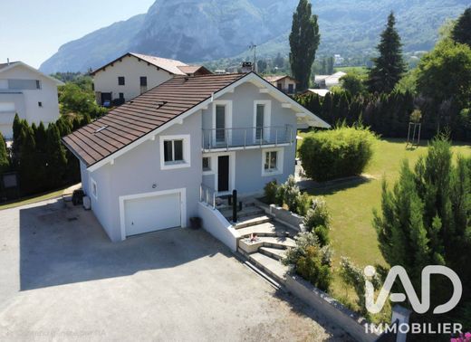 Villa in Archamps, Haute-Savoie