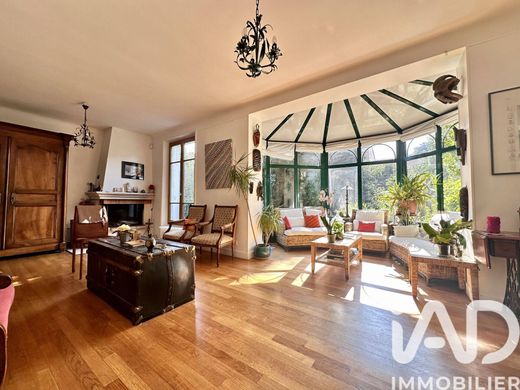 Villa in Bourg-la-Reine, Hauts-de-Seine
