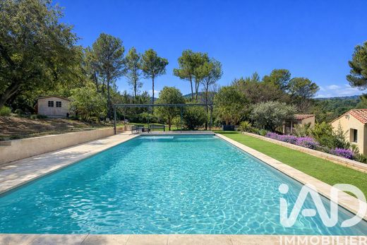 Villa in Peyrolles-en-Provence, Bouches-du-Rhône