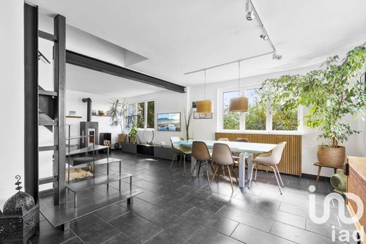 Βίλα σε Saulx-les-Chartreux, Essonne