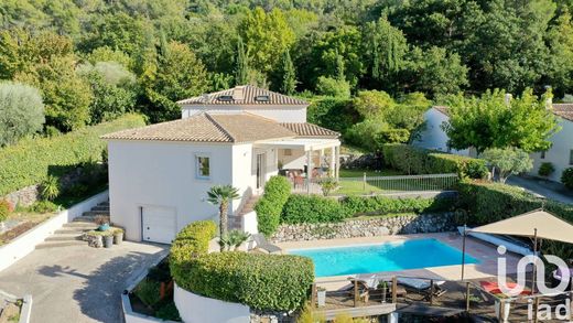 Βίλα σε Sainte-Anne d'Évenos, Var