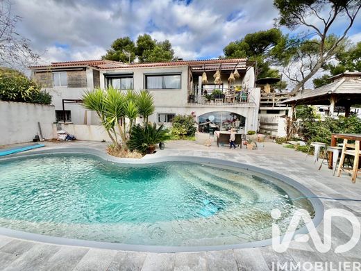 Villa in Septèmes-les-Vallons, Bouches-du-Rhône
