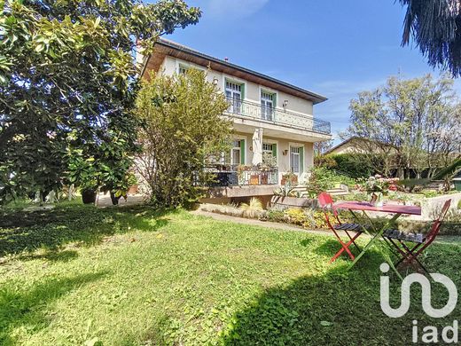 Villa a Vénissieux, Rhône