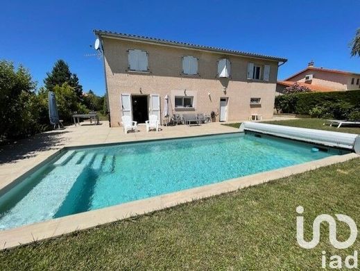 Villa in Chassieu, Rhône