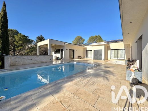 ﻓﻴﻼ ﻓﻲ Nîmes, Gard