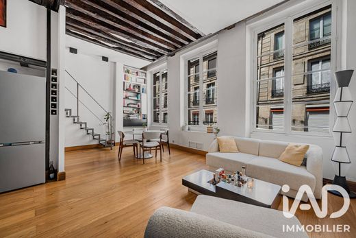 Apartment in Chatelet les Halles, Louvre-Tuileries, Palais Royal, Paris