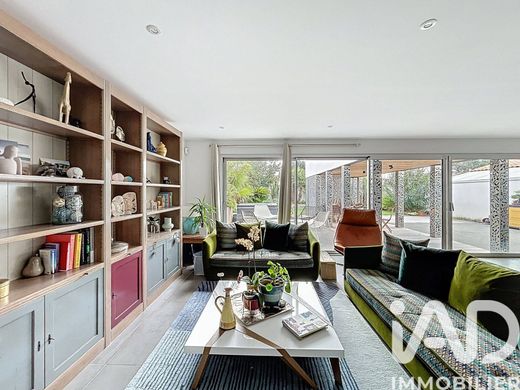 Villa in La Rochelle, Charente-Maritime