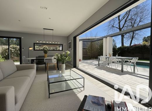 Villa in Saint-Aubin-de-Médoc, Gironde