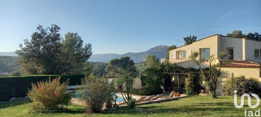 Villa in Roquefort-les-Pins, Alpes-Maritimes