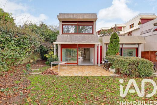 Apartment in Enghien-les-Bains, Val d'Oise