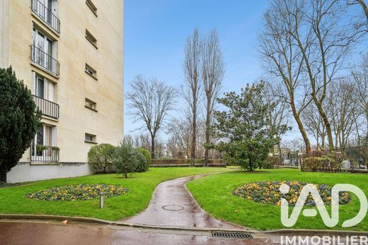 Apartment in Neuilly-sur-Seine, Hauts-de-Seine