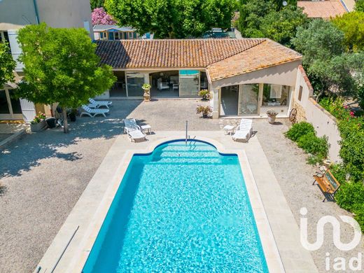 Villa en Saint-Saturnin-lès-Avignon, Vaucluse