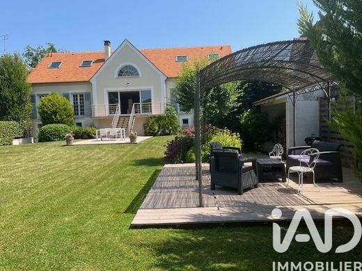 Soisy-sur-Seine, Essonneのヴィラ