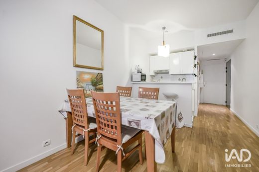 Apartment in Champs-Elysées, Madeleine, Triangle d’or, Paris
