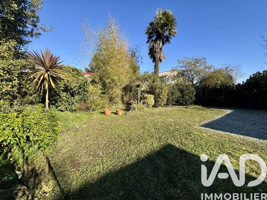 Villa Mérignac, Gironde