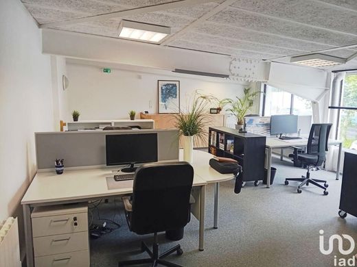 مكتب ﻓﻲ Saint-Martin-d'Hères, Isère