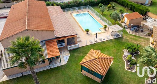 Villa in Villeneuve-de-la-Raho, Pyrénées-Orientales