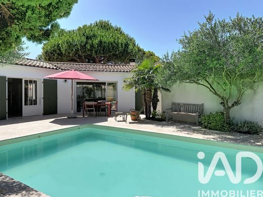 Villa in Rivedoux-Plage, Charente-Maritime