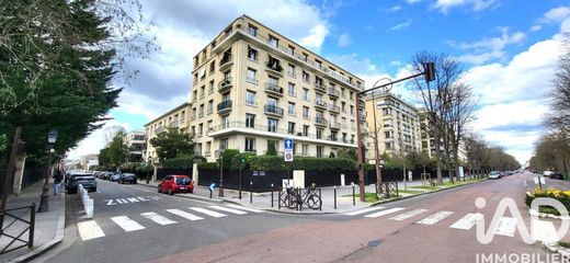 Apartment in Neuilly-sur-Seine, Hauts-de-Seine