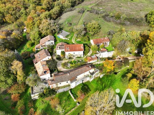 Villa in Sers, Charente