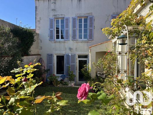 Villa in La Rochelle, Charente-Maritime