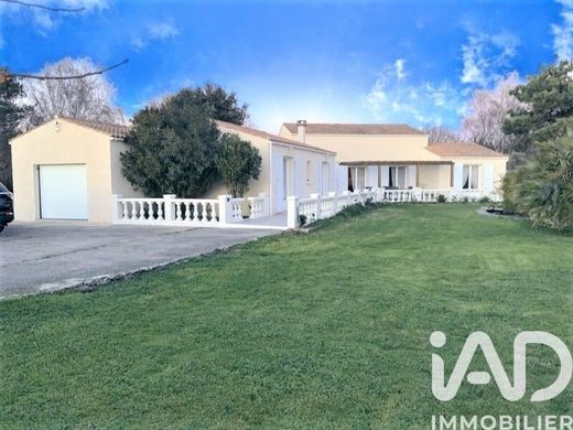 Villa in Saint-Pierre-d'Oléron, Charente-Maritime