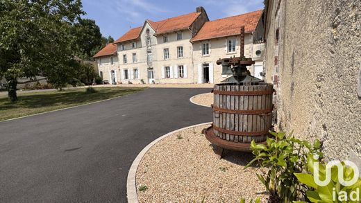 Villa in Anais, Charente-Maritime