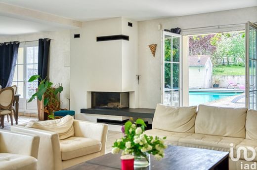 Вилла, Gouvernes, Seine-et-Marne