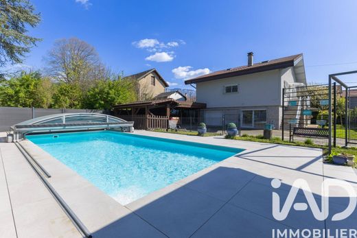 Villa in Aix-les-Bains, Savoy