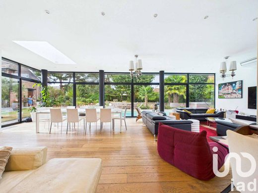 Villa in Saint-Hilaire-lez-Cambrai, North