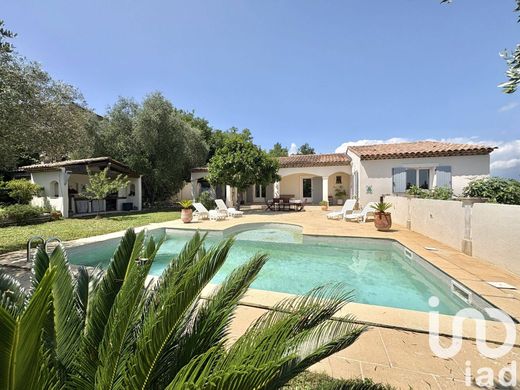 ‏וילה ב  Saint-Paul-en-Forêt, Var