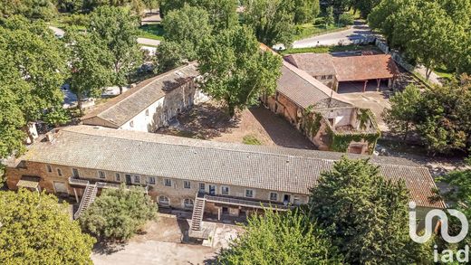 Residential complexes in Nîmes, Gard